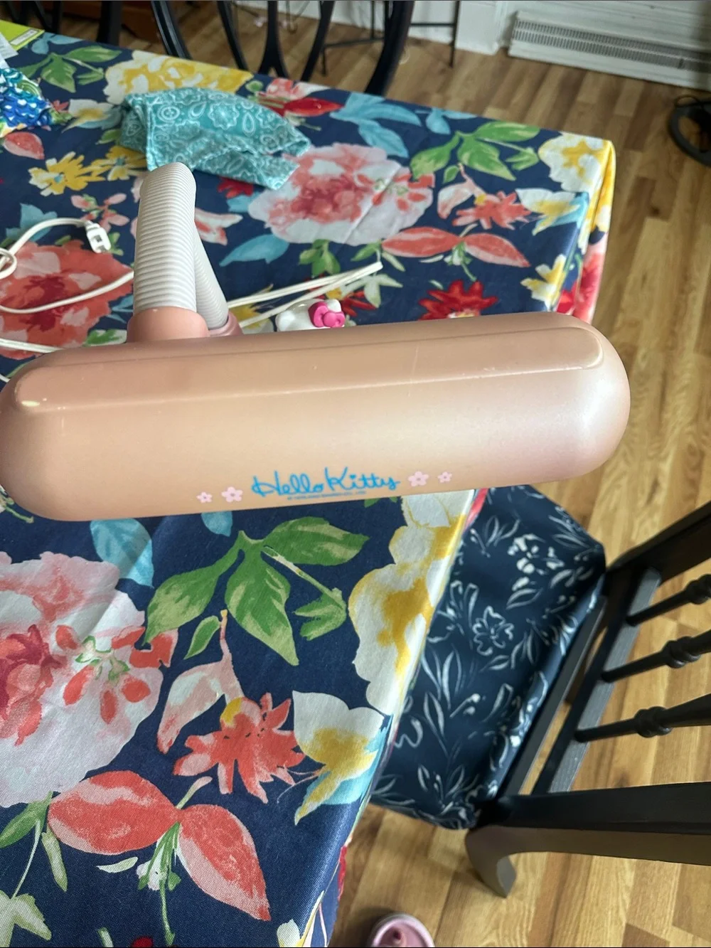 Hello Kitty Pink Flexible Neck Desk Lamp with Figurine